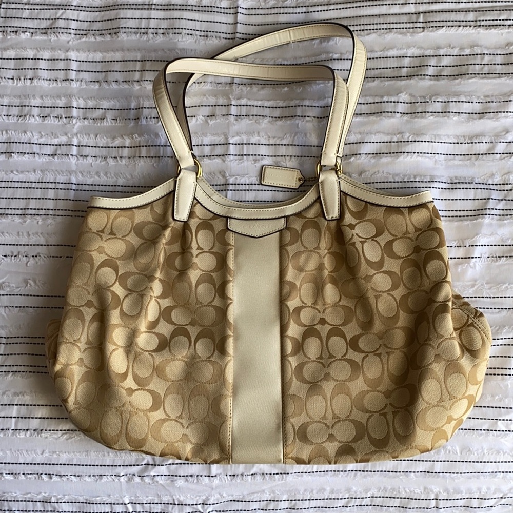 Coach purse!!